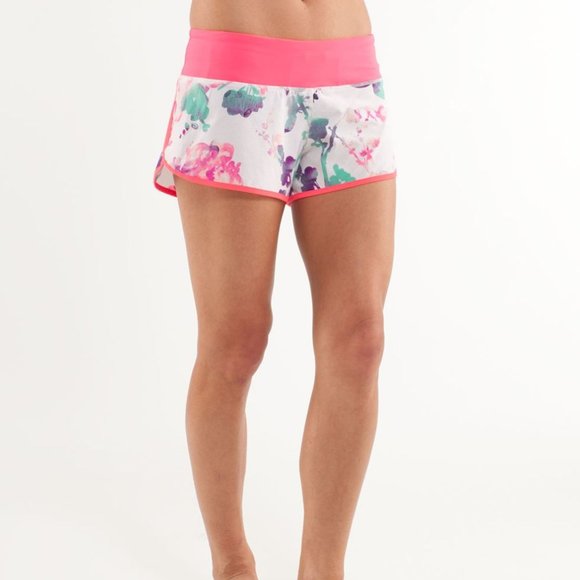 Lululemon Blurred Blossom Shorts RARE* | 2 - Picture 3 of 8
